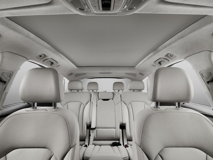 Интерьер Audi Q7 TDI Quattro S-Line (4M) 2015 года  (WW) (фото 13 из 30)